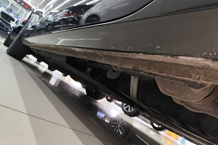 Used Buick GL8 2022 Land Cruiser Executive Class 652T Comfort Model Left Side Sill