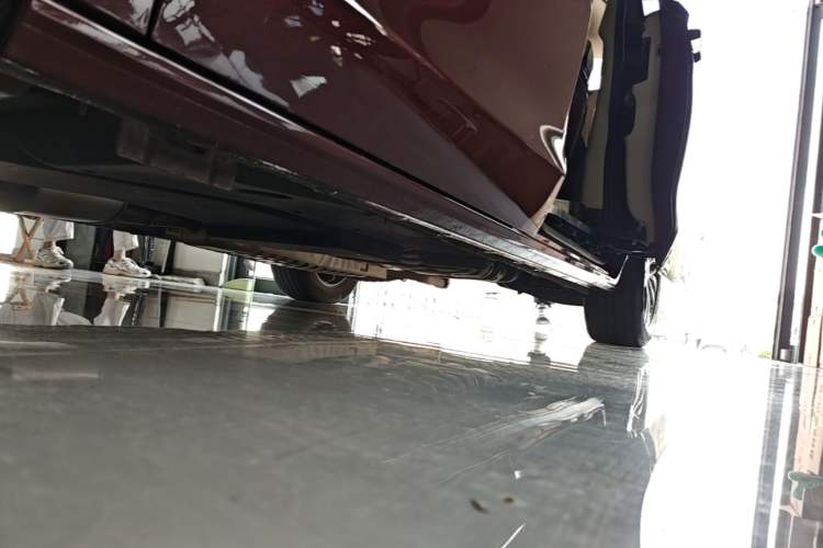Used Buick GL8 2022 ES Landtrek 653T Comfort Edition Left Side Sill