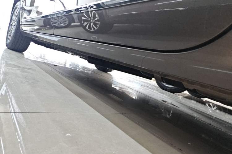 Used Buick GL8 2022 Land Executive Class 652T Prestige Model Left Side Sill