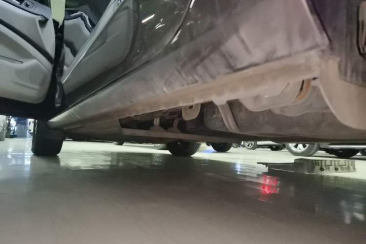 Used Buick GL8 2022 Land Business Class 652T Luxury Model Left Side Sill