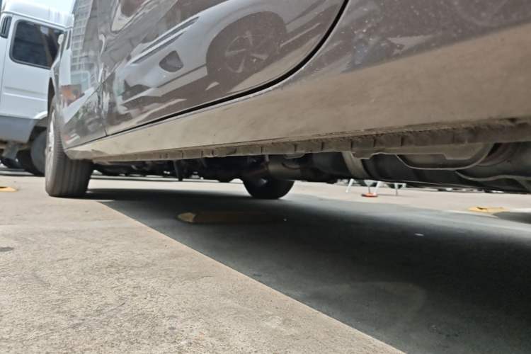 Used Buick GL8 2022 Land Cruiser Executive Class 652T Comfort Model Left Side Sill