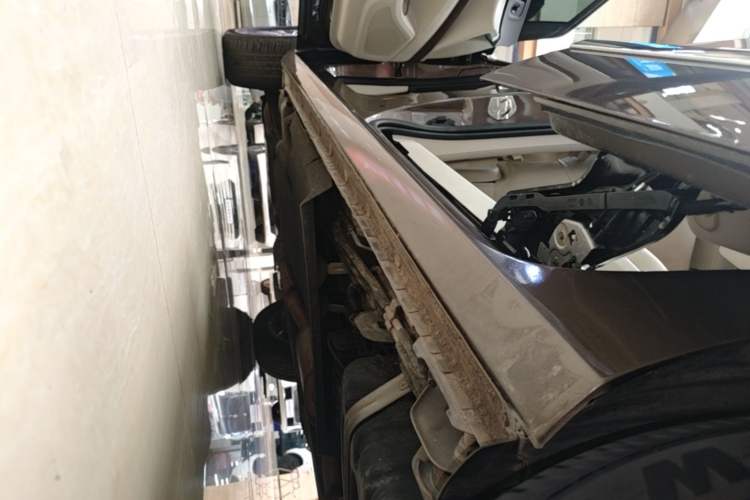 Used Buick GL8 2022 Land Business Class 652T Luxury Model Left Side Sill