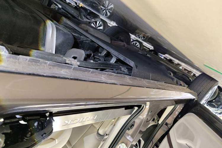 Used Buick GL8 2022 Land Business Class 652T Luxury Model Left Side Sill