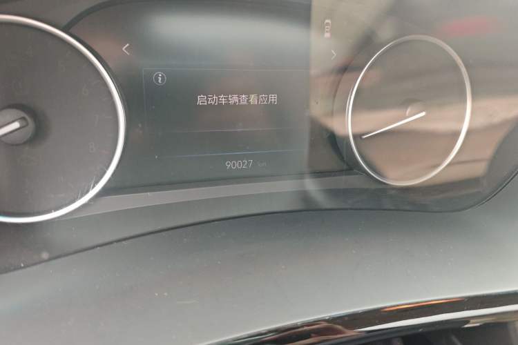 Used Buick GL8 2022 Land Cruiser Executive Class 652T Smart Luxury Model Odometer Close Up