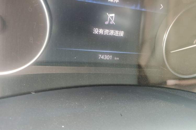 Used Buick GL8 2022 Land Business Class 652T Luxury Model Odometer Close Up