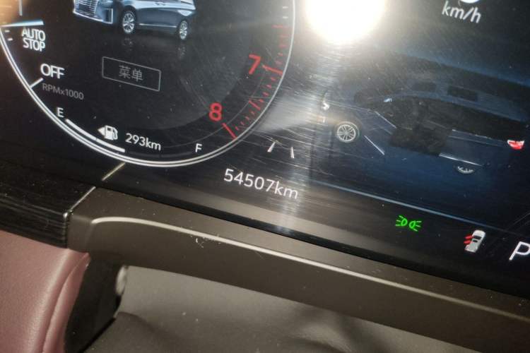 Used Buick GL8 2022 Facelift Avenir Aivia Six-Seat Deluxe Edition Odometer Close Up