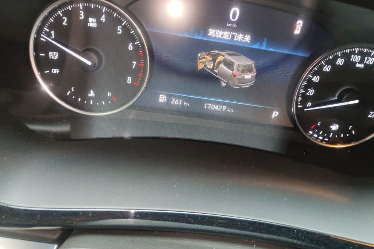 Used Buick GL8 2022 Land Business Class 652T Luxury Model Odometer Close Up
