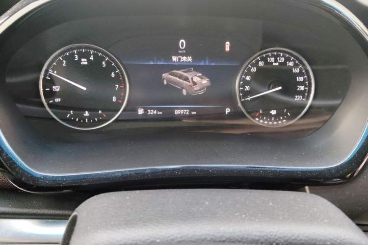 Used Buick GL8 2022 Land Business Class 652T Luxury Model Odometer Close Up