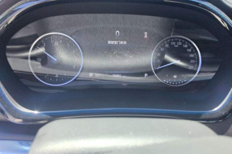 Used Buick GL8 2022 Land Business Class 652T Smart Deluxe Model Odometer Close Up