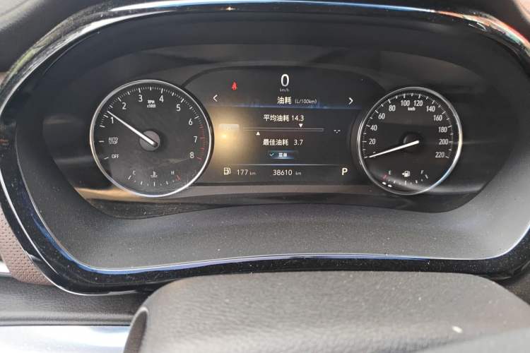 Used Buick GL8 2022 Land Cruiser Executive Class 652T Comfort Model Odometer Close Up