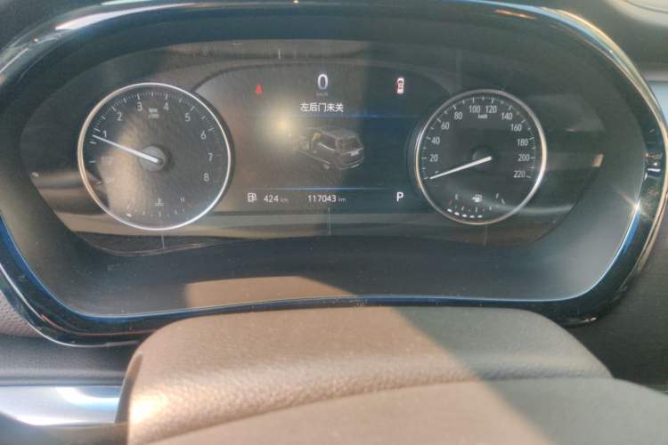 Used Buick GL8 2022 Land Cruiser Executive Class 652T Comfort Model Odometer Close Up