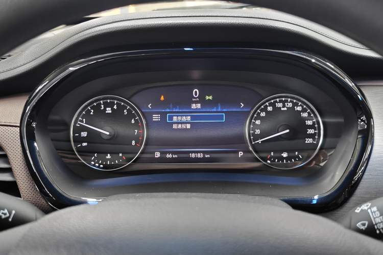 Used Buick GL8 2022 Land Cruiser Executive Class 652T Comfort Model Odometer Close Up