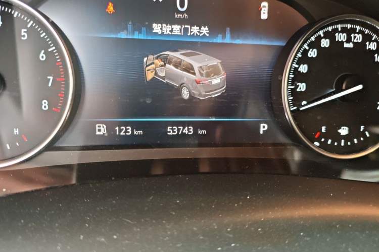 Used Buick GL8 2022 Land Business Class 652T Luxury Model Odometer Close Up