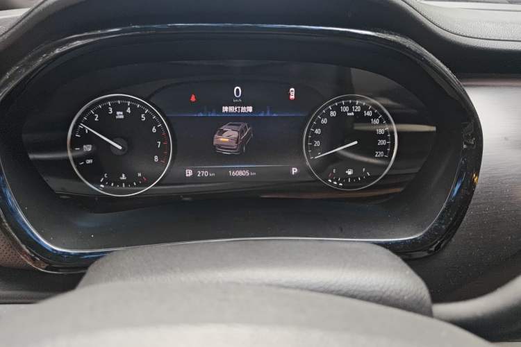 Used Buick GL8 2022 Land Cruiser Executive Class 652T Comfort Model Odometer Close Up