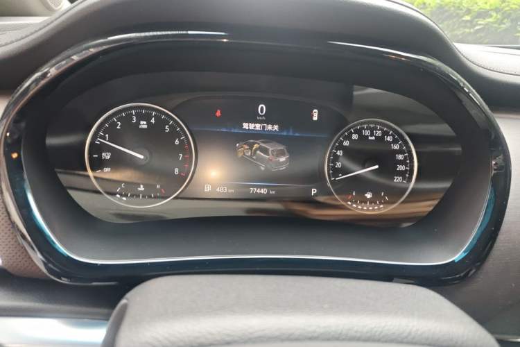 Used Buick GL8 2022 Land Cruiser Executive Class 652T Smart Luxury Model Odometer Close Up