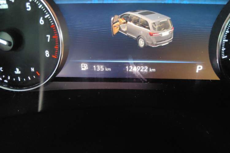Used Buick GL8 2022 Land Cruiser Executive Class 652T Comfort Model Odometer Close Up
