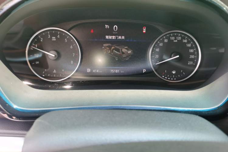 Used Buick GL8 2022 Land Business Class 652T Luxury Model Odometer Close Up