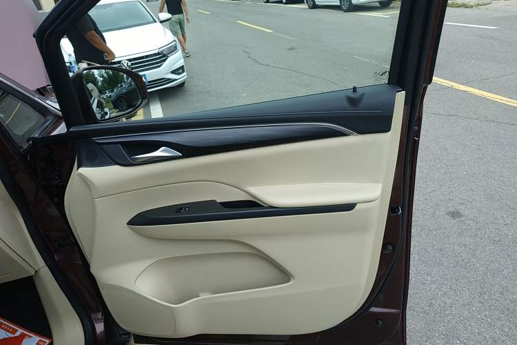 Used Buick GL8 2022 ES Land Cruiser 653T Luxury Model Right Front Door Interior