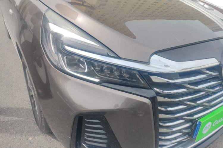 Used Buick GL8 2022 Land Business Class 652T Luxury Model Right Front Headlight