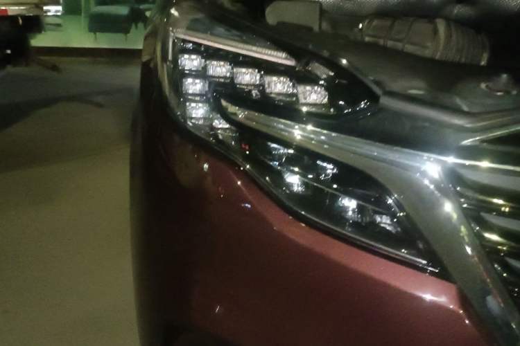 Used Buick GL8 2022 ES Land Cruiser 653T Luxury Model Right Front Headlight