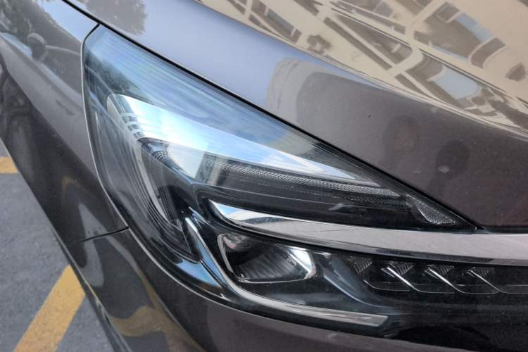 Used Buick GL8 2022 Land Business Class 652T Luxury Model Right Front Headlight