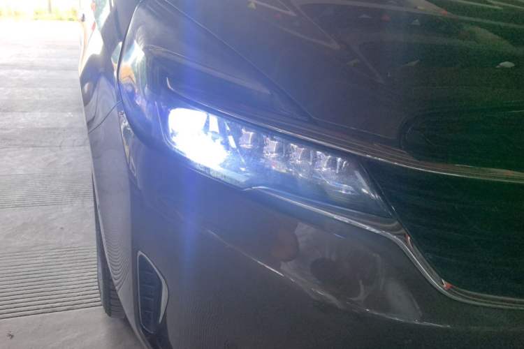 Used Buick GL8 2022 Land Executive Class 652T Prestige Model Right Front Headlight