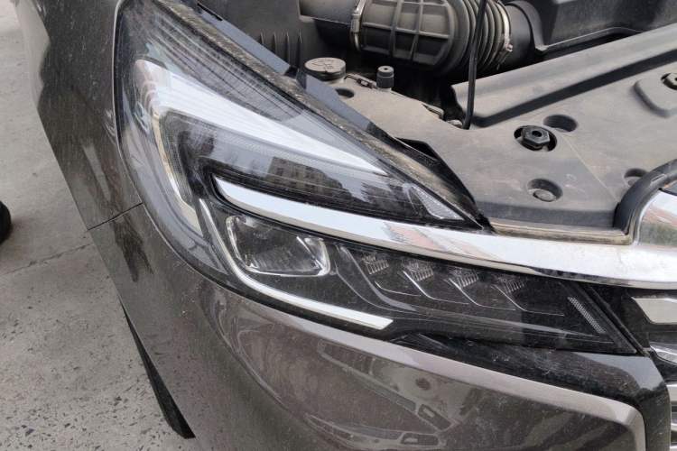 Used Buick GL8 2022 Land Business Class 652T Luxury Model Right Front Headlight