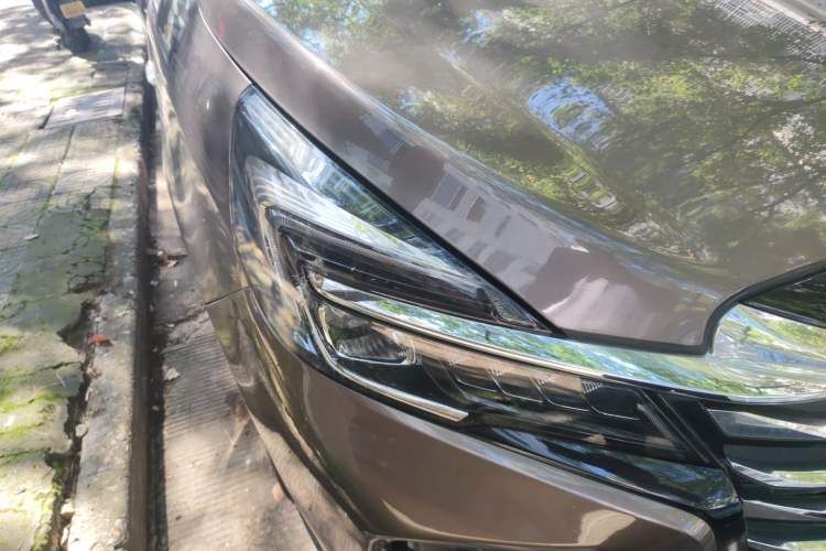 Used Buick GL8 2022 Land Cruiser Executive Class 652T Comfort Model Right Front Headlight