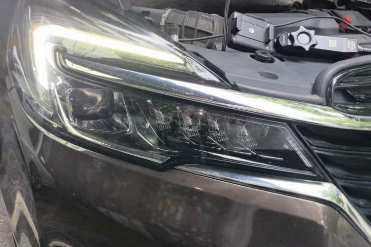 Used Buick GL8 2022 Land Cruiser Executive Class 652T Comfort Model Right Front Headlight