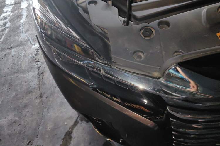 Used Buick GL8 2022 Land Cruiser Executive Class 652T Comfort Model Right Front Headlight