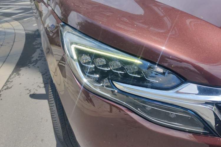 Used Buick GL8 2022 ES Landtrek 653T Luxury Edition Right Front Headlight