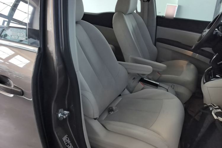Used Buick GL8 2022 Land Cruiser Executive Class 652T Comfort Model Right Front Seat