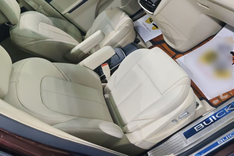 Used Buick GL8 2022 ES Landtrek 653T Luxury Edition Right Front Seat