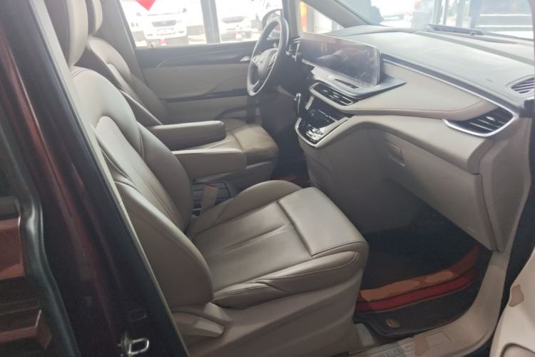 Used Buick GL8 2022 ES Landtrek 653T Comfort Edition Right Front Seat