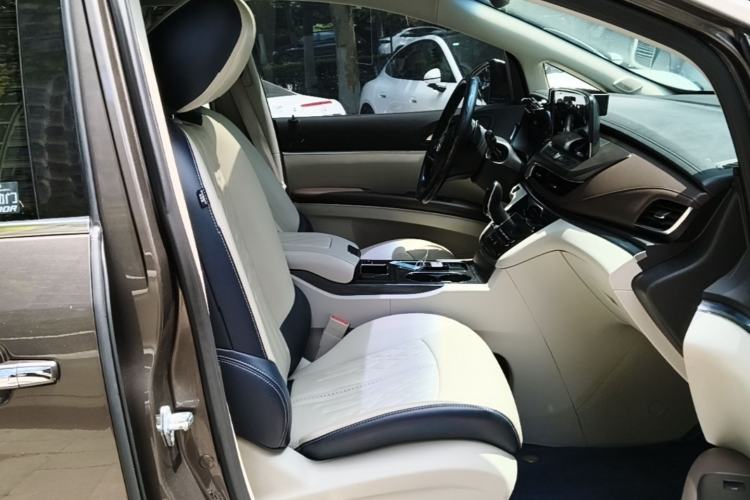 Used Buick GL8 2022 Land Business Class 652T Luxury Model Right Front Seat