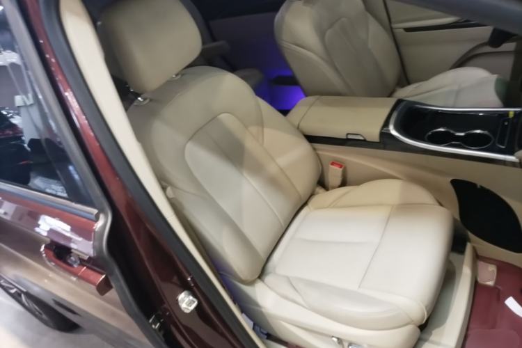 Used Buick GL8 2022 ES Landtrek 653T Luxury Edition Right Front Seat