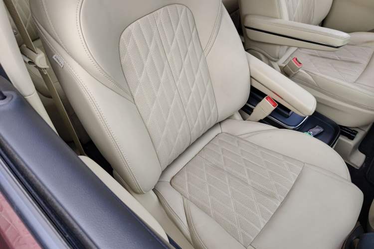 Used Buick GL8 2022 ES Land Cruiser 653T Luxury Model Right Front Seat