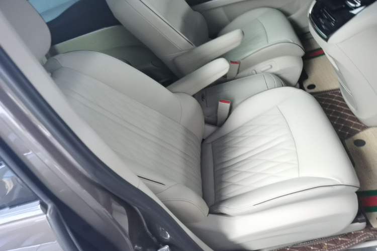 Used Buick GL8 2022 Land Executive Class 652T Prestige Model Right Front Seat