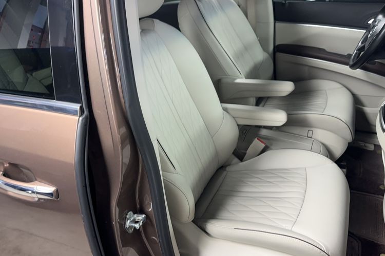 Used Buick GL8 2022 Land Business Class 652T Luxury Model Right Front Seat