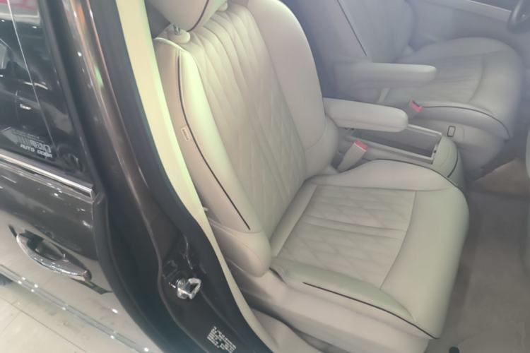 Used Buick GL8 2022 Land Business Class 652T Luxury Model Right Front Seat