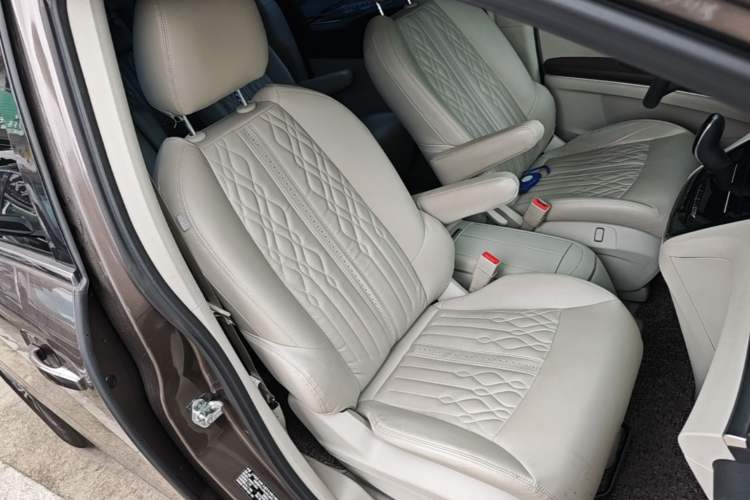 Used Buick GL8 2022 Land Cruiser Executive Class 652T Comfort Model Right Front Seat