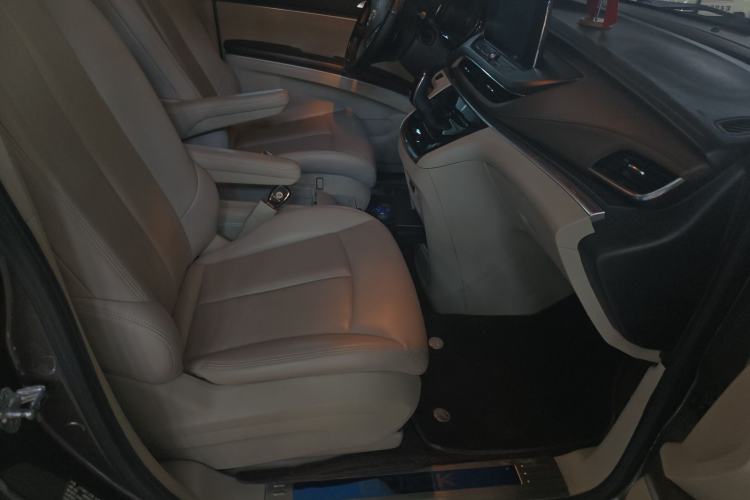 Used Buick GL8 2022 Land Cruiser Executive Class 652T Comfort Model Right Front Seat