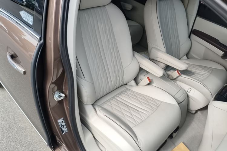 Used Buick GL8 2022 Land Business Class 652T Luxury Model Right Front Seat