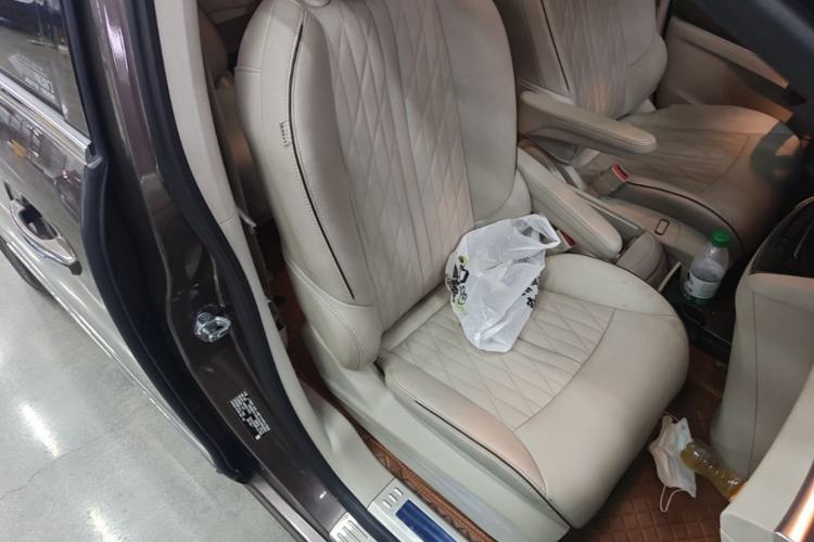 Used Buick GL8 2022 Land Business Class 652T Luxury Model Right Front Seat