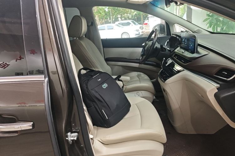 Used Buick GL8 2022 Land Business Class 652T Luxury Model Right Front Seat