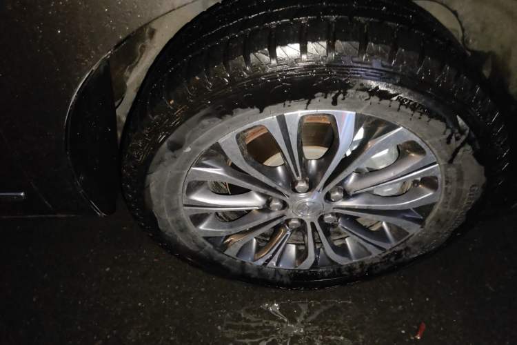 Used Buick GL8 2022 Land Business Class 652T Luxury Model Right Front Wheel Hub