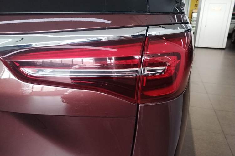 Used Buick GL8 2022 ES Landtrek 653T Comfort Edition Right Rear Taillight