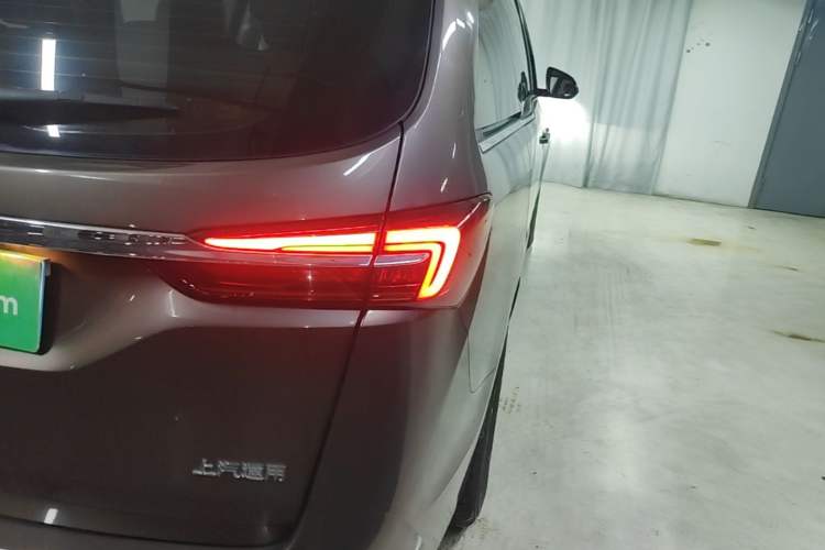 Used Buick GL8 2022 Land Cruiser Executive Class 652T Comfort Model Right Rear Taillight