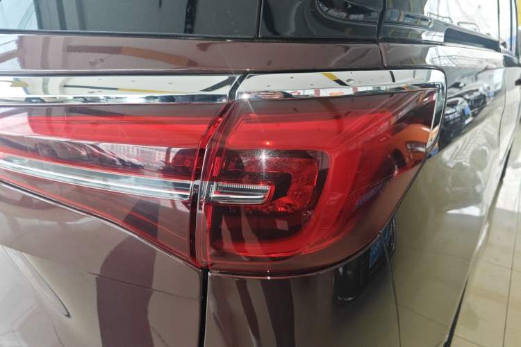 Used Buick GL8 2022 ES Landtrek 653T Luxury Edition Right Rear Taillight