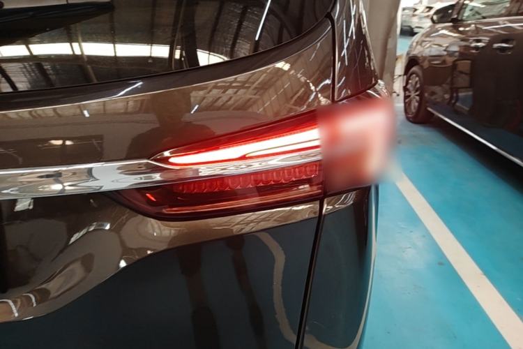Used Buick GL8 2022 Land Business Class 652T Luxury Model Right Rear Taillight